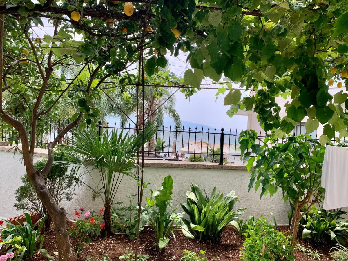 Duka Apts Sarande Exterior photo